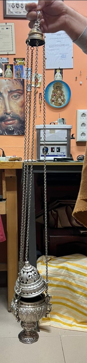 Arreglo del quemador de incienso del Cristo de San Gil 