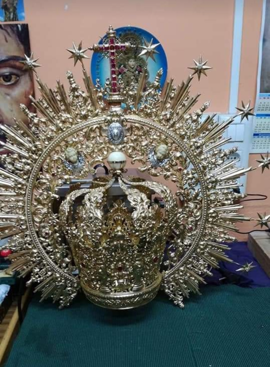Arreglo y Restauración de la corona de la Hermandad de la Virgen de la Merced de Écija 